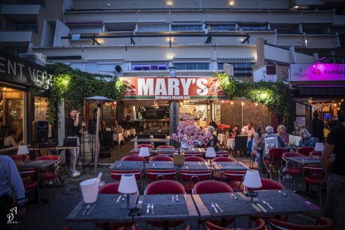 LE MARY'S