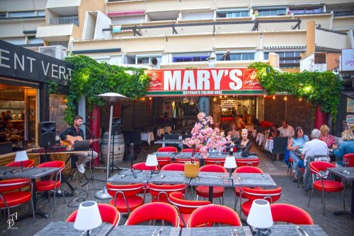 LE MARY'S