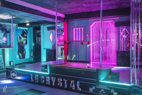 LE CRYSTAL